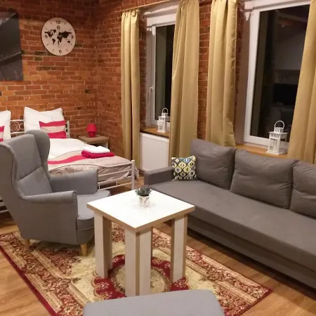 Sudecka アパートホテル 4*